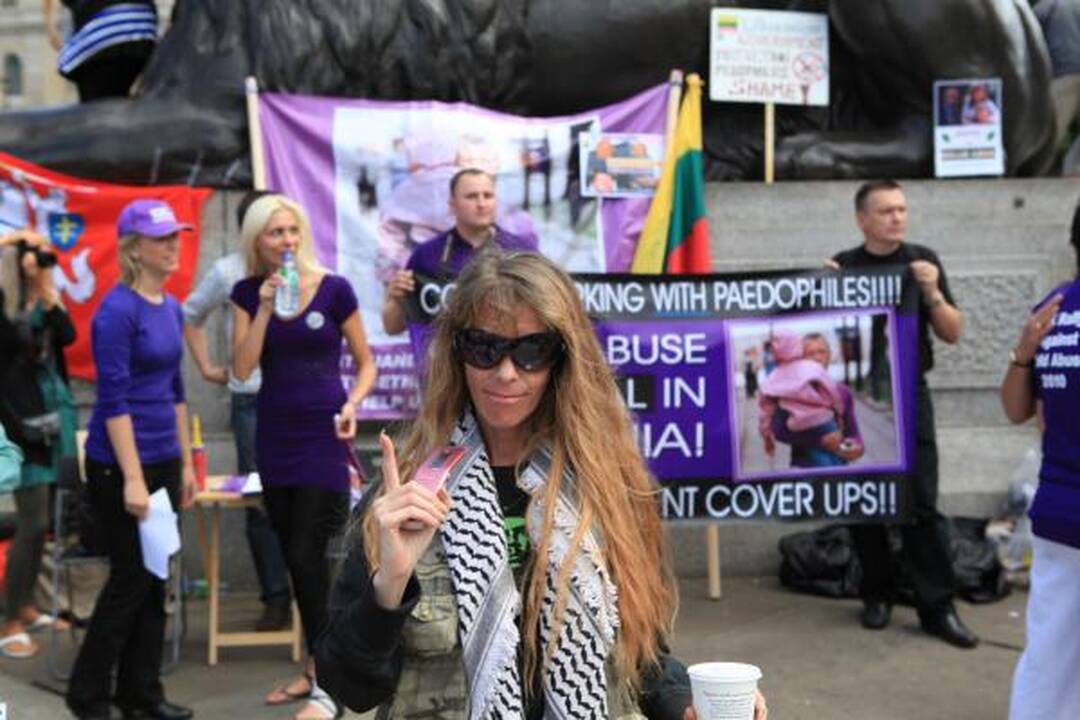 Londono lietuviai išreiškė paramą D.Kedžiui ir jo dukrai