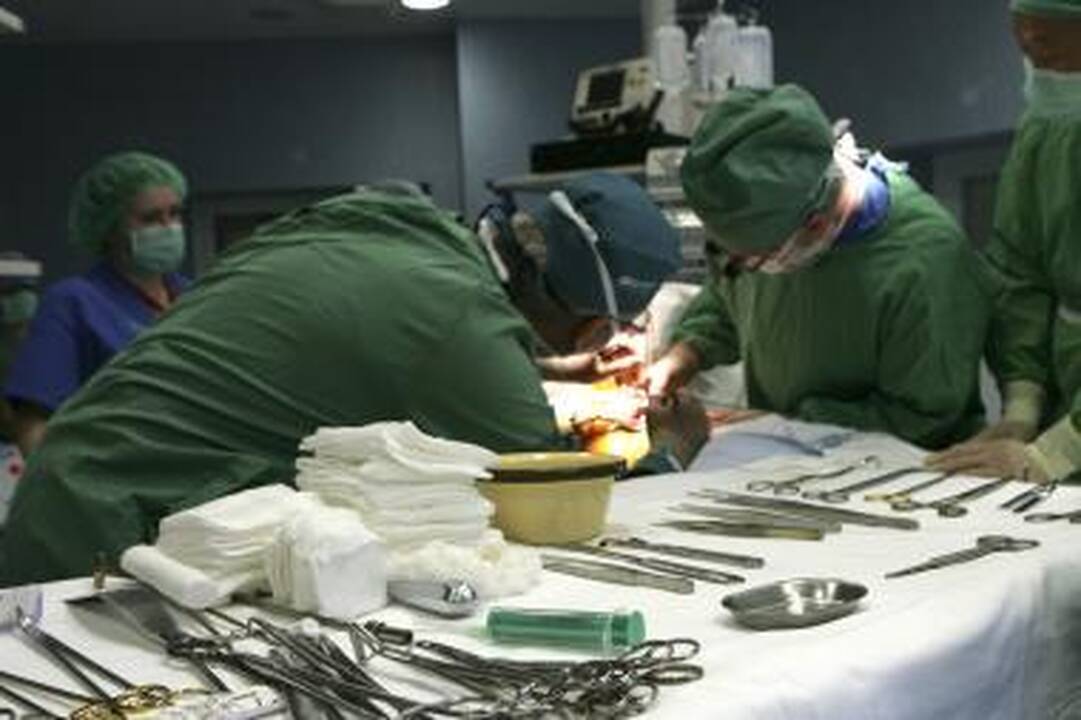 Pirmą kartą Kauno klinikose atlikta vidinės miego arterijos aneurizmos operacija