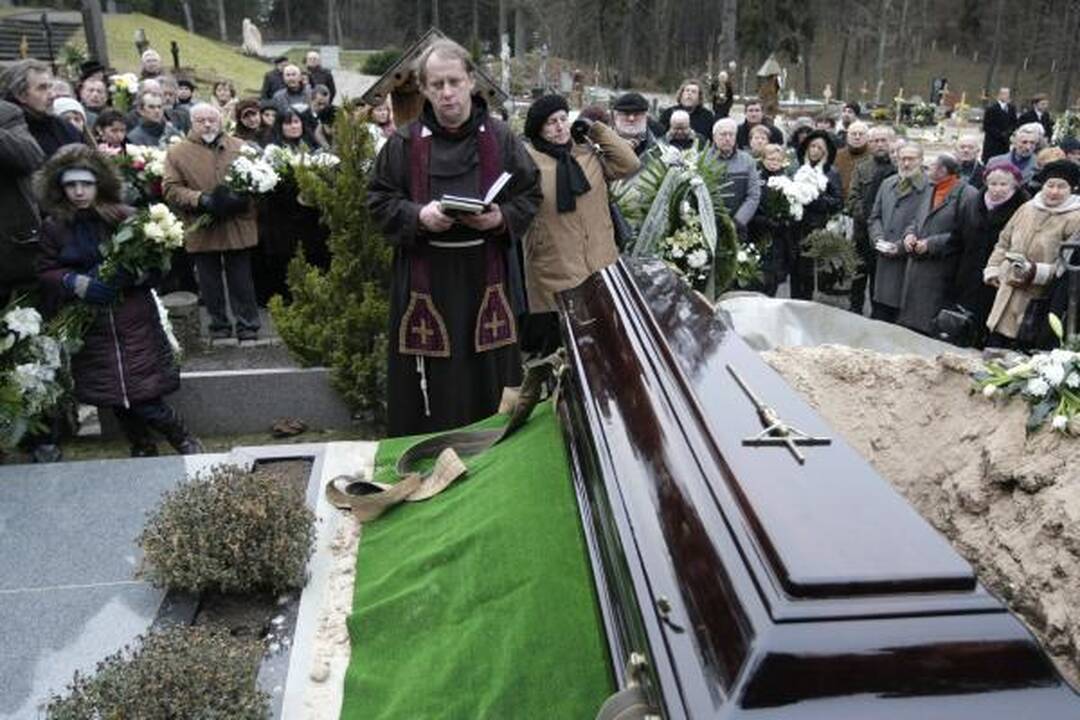 Sigitas Geda palydėtas į paskutinę kelionę