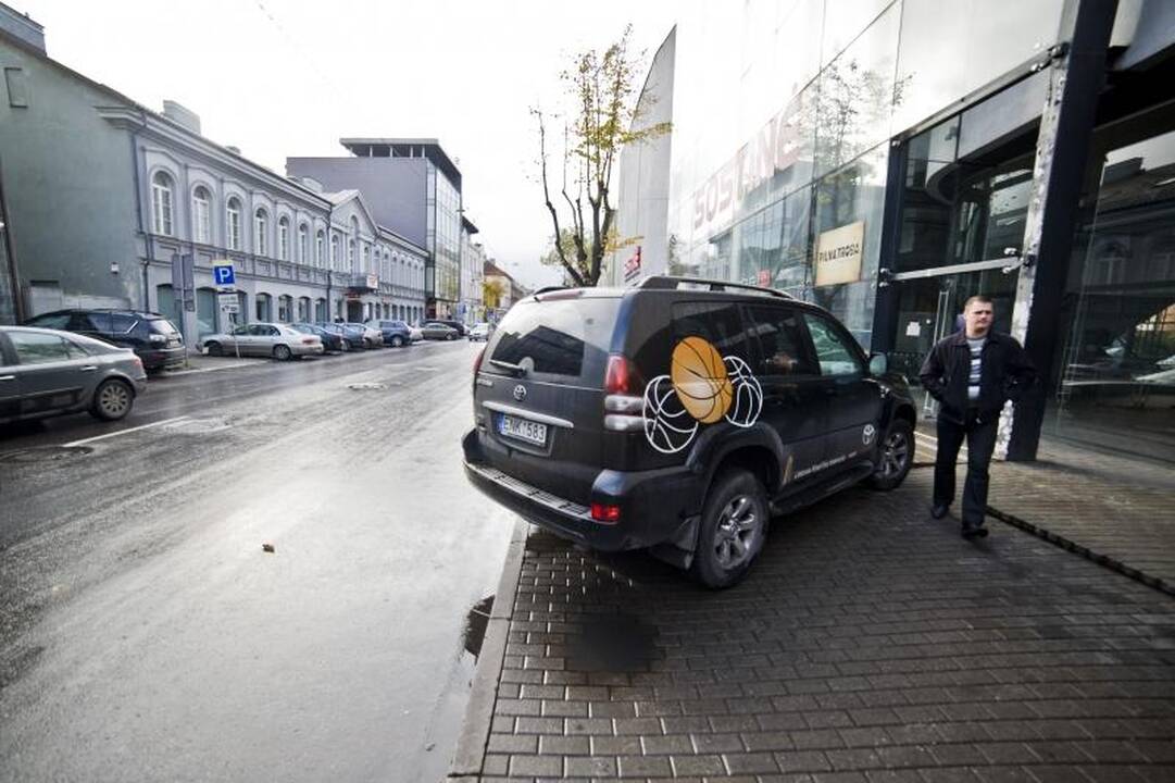 Dingęs Lietuvos krepšinio federacijos džipas surastas per valandą