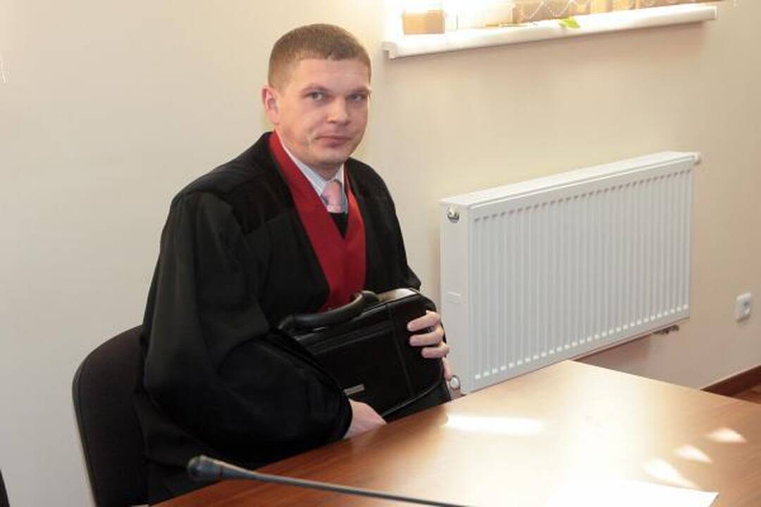 Girtas avariją sukėlęs policininkas suimtas 15 parų (papildyta)