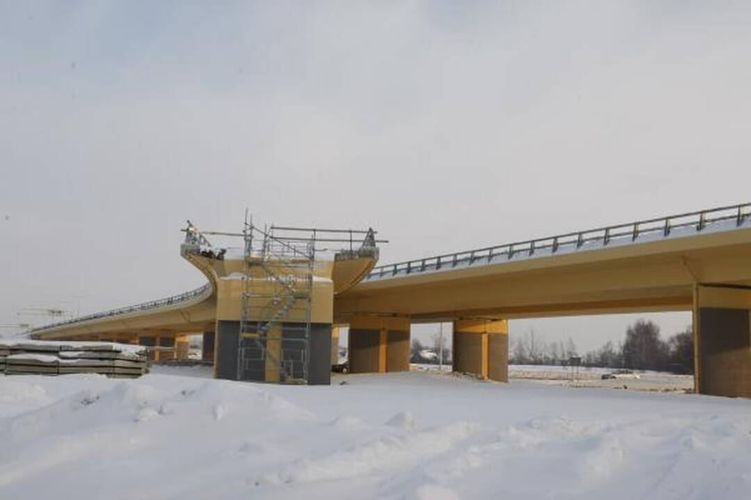 Jakų žiede atidaryta rekordinė estakada mažins spūstis