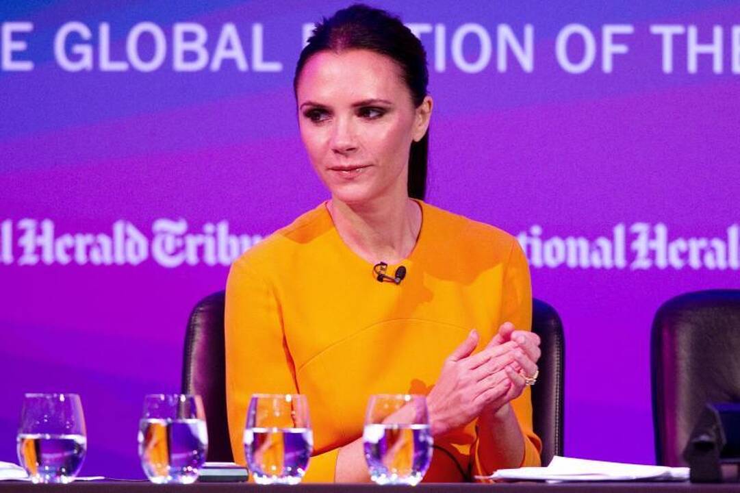 V.Beckham medikų patarimų nepaiso: moteris vėl „įšoko“ į aukštakulnius