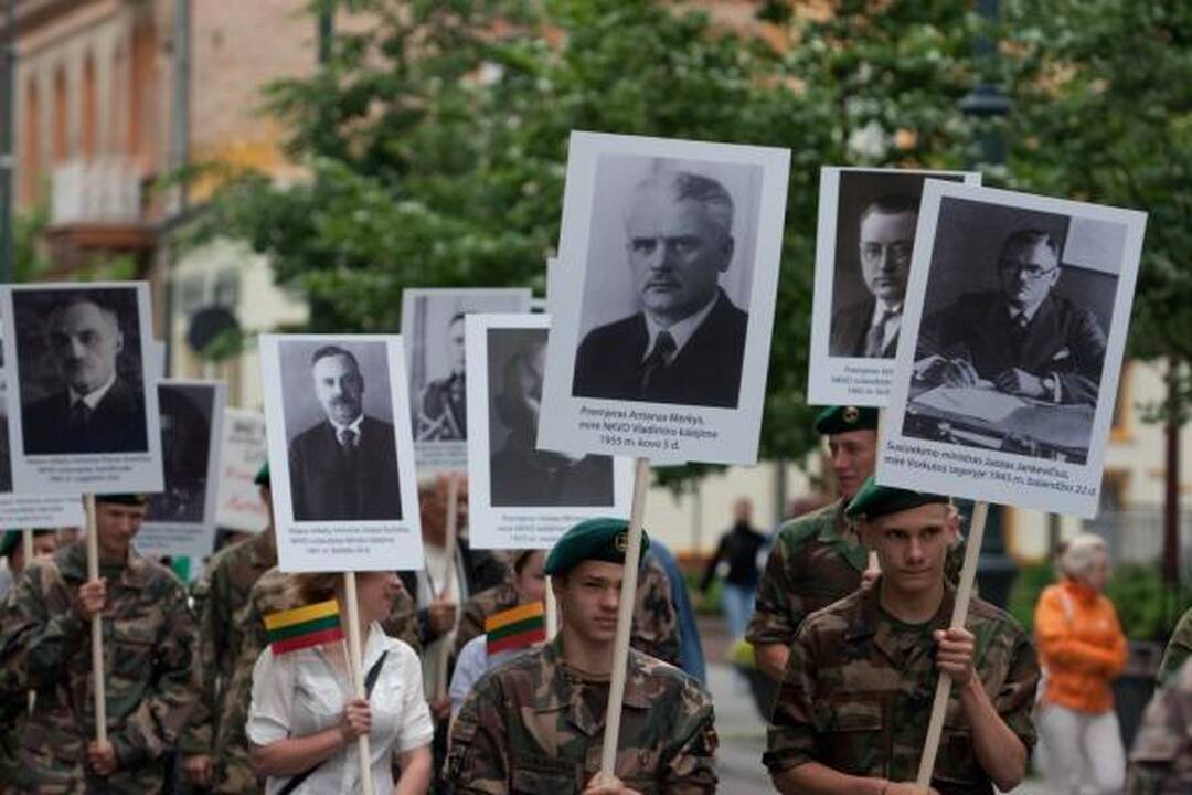 Lietuvos okupacijos 70-metis pažymėtas eitynėmis ir mitingu