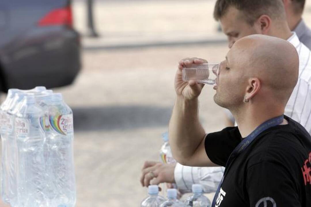 Vilniečiai nemokamą vandenį ima nedrąsiai (papildyta)