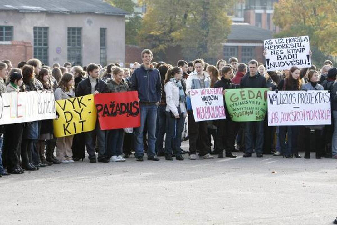 Dėstytojai surengė įspėjamąjį streiką