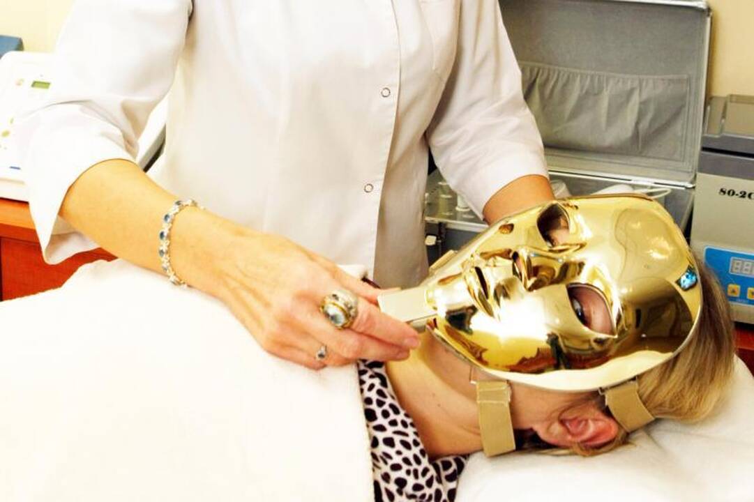 SPA teikia viso kūno padengimo auksu procedūrą