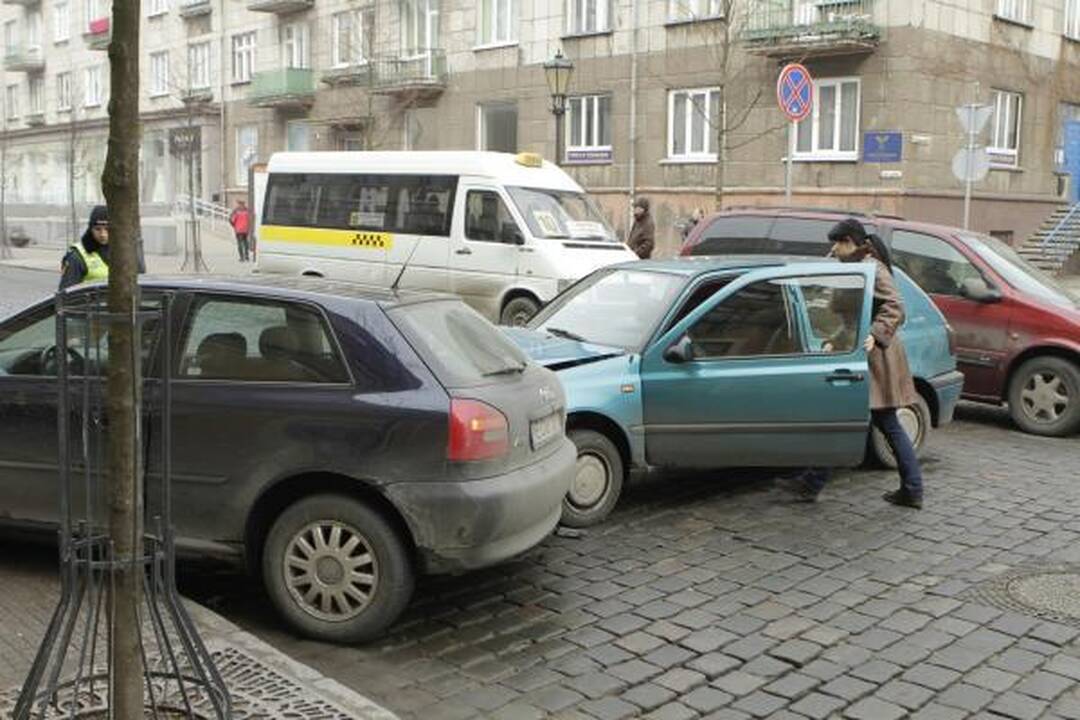 Klaipėdos senamiestyje – automobilių avarija