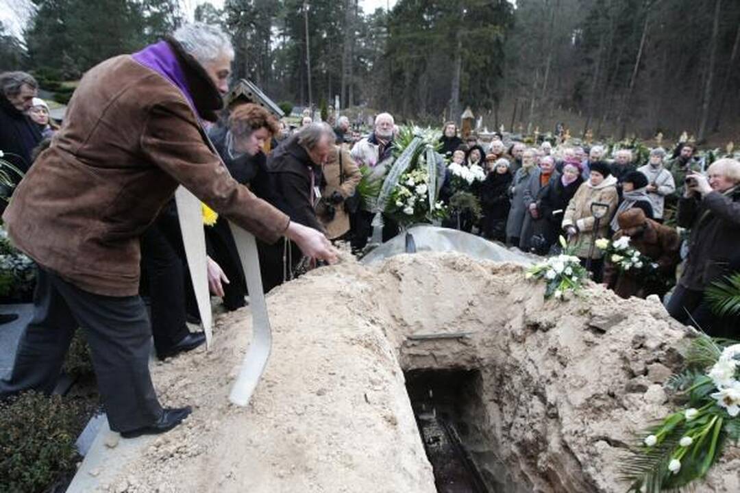 Sigitas Geda palydėtas į paskutinę kelionę