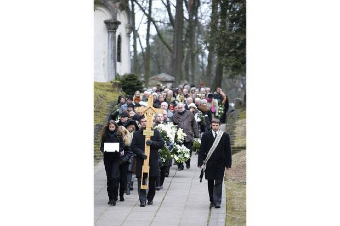Sigitas Geda palydėtas į paskutinę kelionę