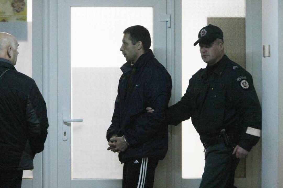 Nukentėjusieji bijo liudyti Daktarų teisme