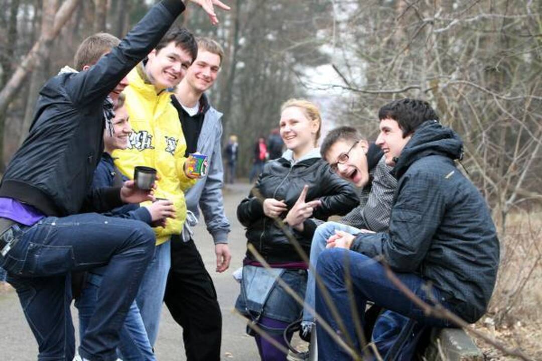 Bjaurus oras rinkti šiukšlių poilsio parke netrukdė