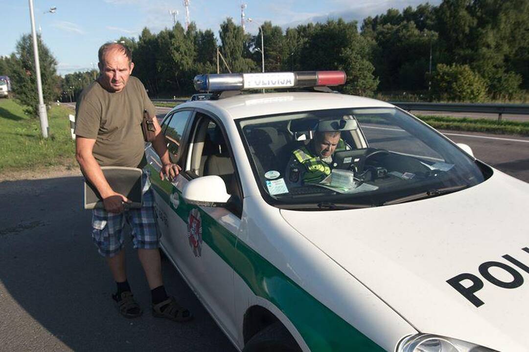Vilniuje vilkikas partrenkė motorolerininką