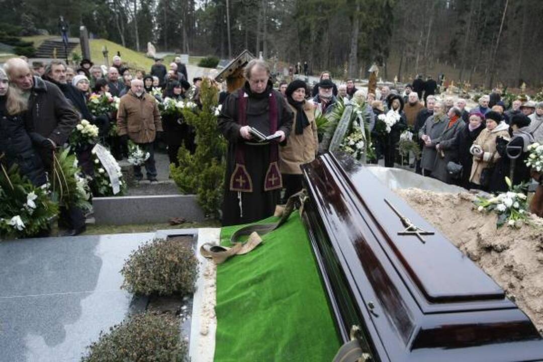 Sigitas Geda palydėtas į paskutinę kelionę