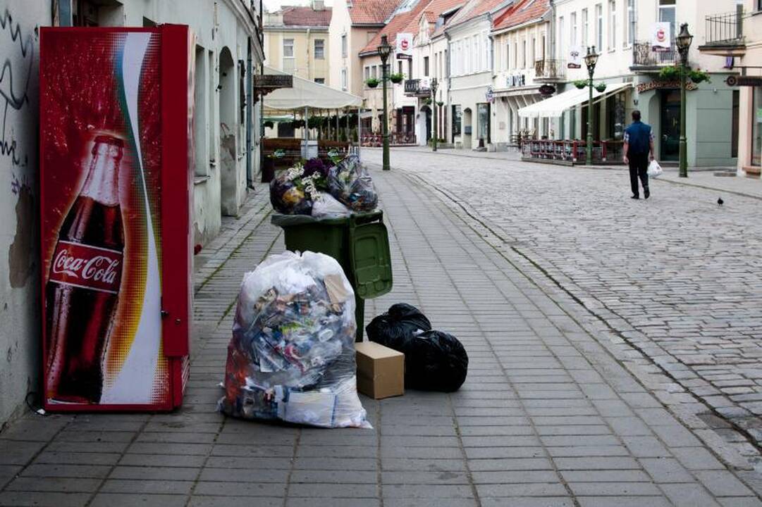 Hanzos dienų pėdsakus naikino lietus ir šlavėjai