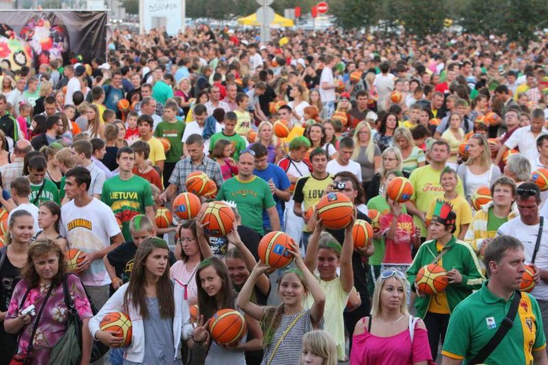 Kaunas gaudė nuo kamuolių bumbsėjimo     