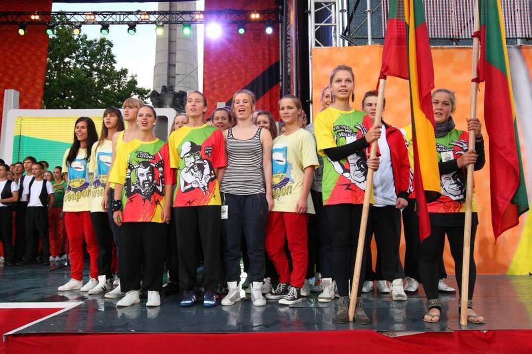 "Varom už Lietuvą": kauniečiai paleido krepšinio kamuolį po Lietuvą 