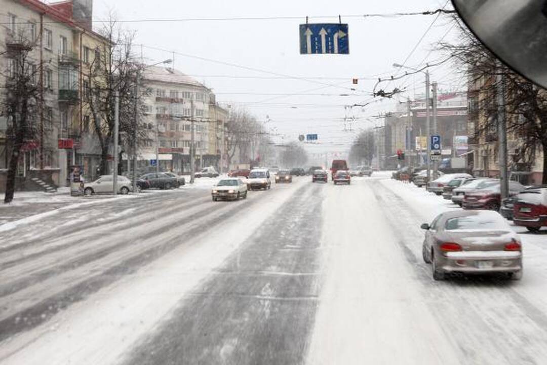 Sniego šturmas miestui kainuoja nepigiai (atnaujinta)