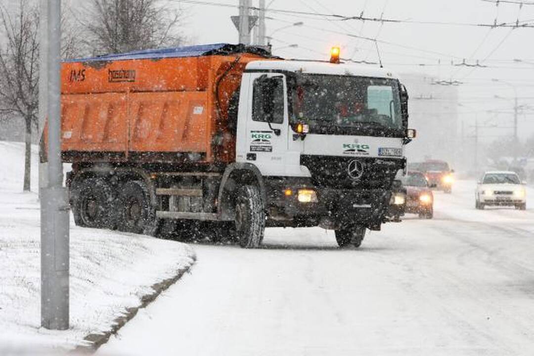Sniego šturmas miestui kainuoja nepigiai (atnaujinta)
