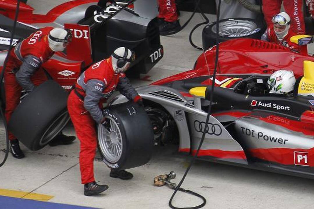 Le Mane – trigubas „Audi“ triumfas
