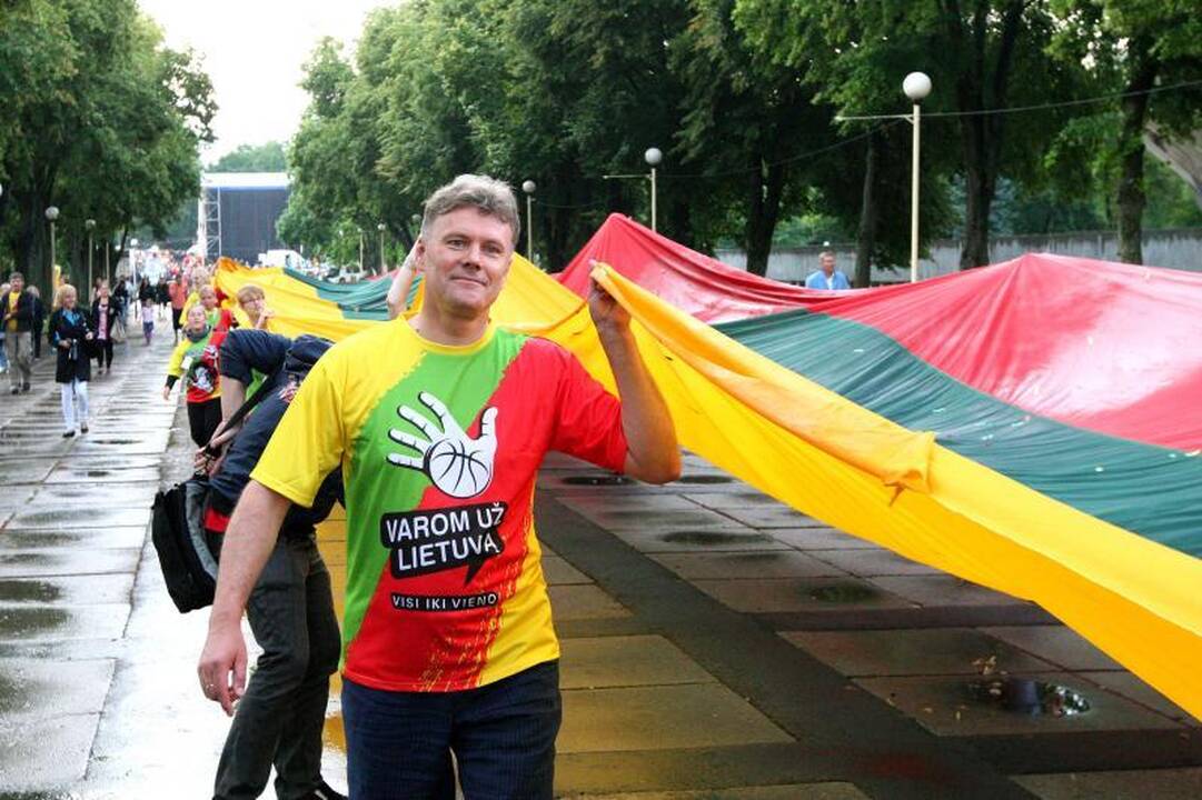 "Varom už Lietuvą": kauniečiai paleido krepšinio kamuolį po Lietuvą 