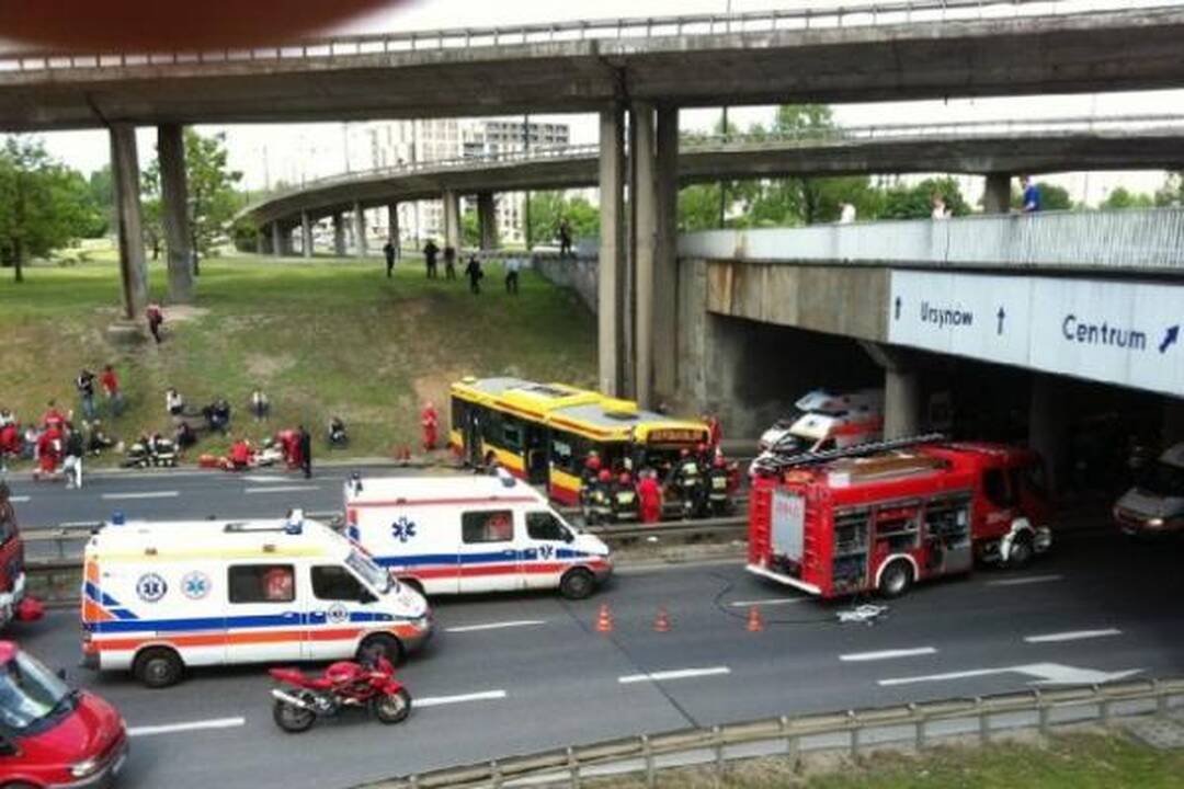 Varšuvoje per maršrutinio autobuso avariją sužeisti 36 žmonės