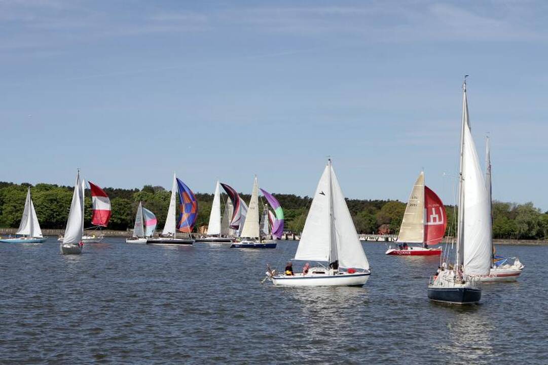 Trečiąjį Laivų paradą Klaipėdoje pradėjo regata 