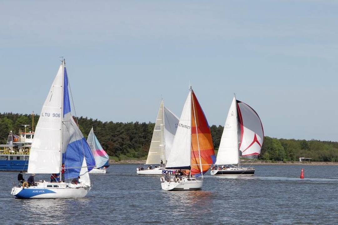 Trečiąjį Laivų paradą Klaipėdoje pradėjo regata 