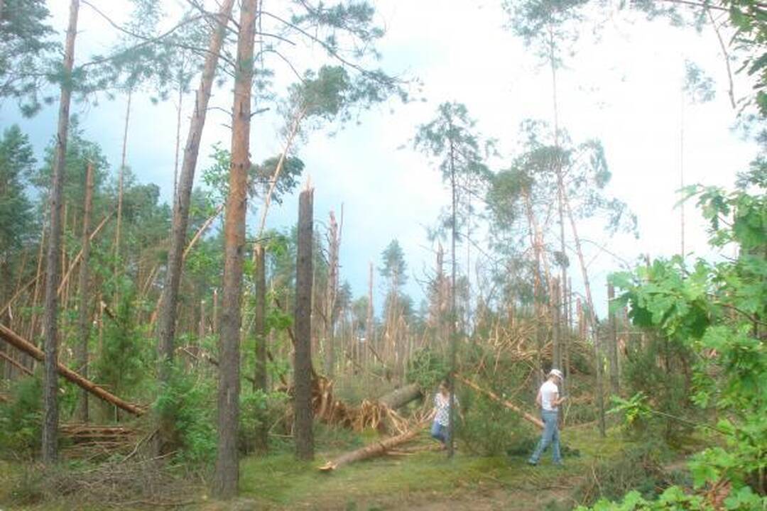 Škvalas pasiglemžė mažiausiai 4 žmonių gyvybes (patikslinta)
