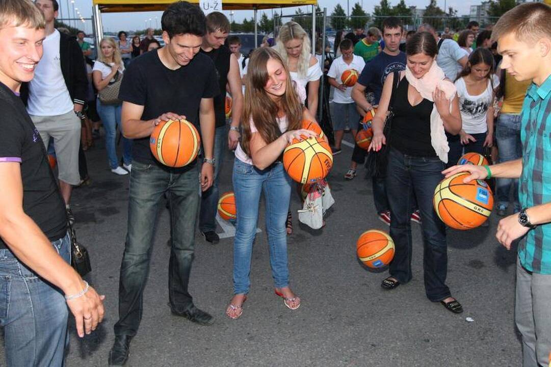 Kaunas gaudė nuo kamuolių bumbsėjimo     