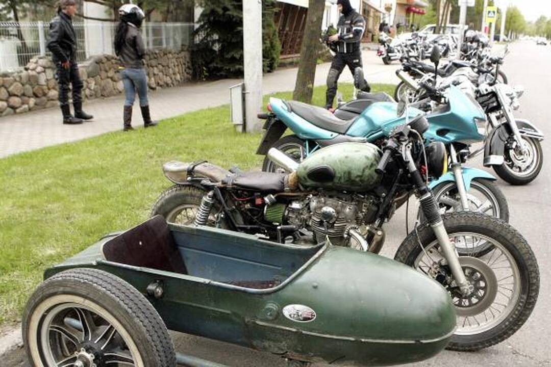 Baikerių sezono atidarymą didžioji dalis kauniečių šventė namie