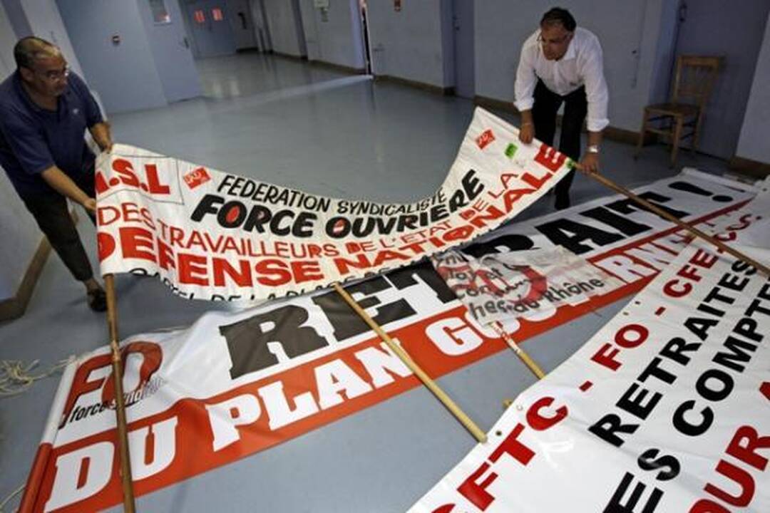 Prancūzai rengia antrą visuotinį streiką dėl pensinio amžiaus didinimo