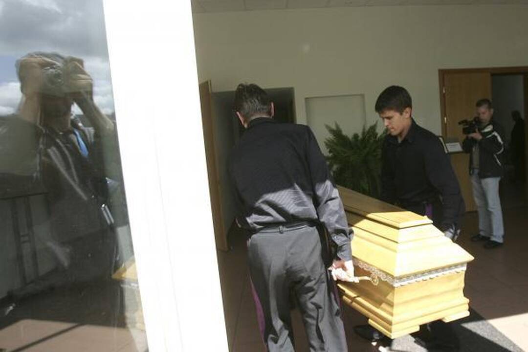 Į A.Ūso šermenis atvyko ir D.Kedžio šalininkai 