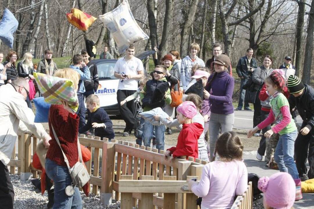 Akcijos „Darom 2012“ metu šiukšles kuopė ir iš Danės dugno