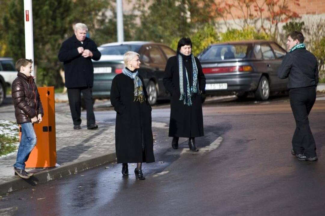 Kauniečiai balsuoti pradėjo anksti, bet vangiai