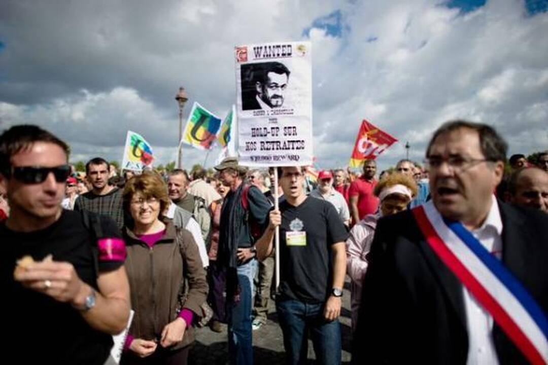 Prancūzai rengia antrą visuotinį streiką dėl pensinio amžiaus didinimo