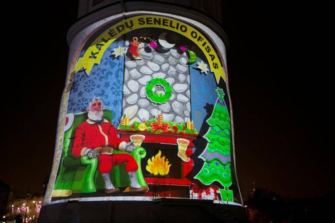 Vilniečiai pagaliau pamatė išreklamuotąjį skaitmeninį Kalėdų senelį