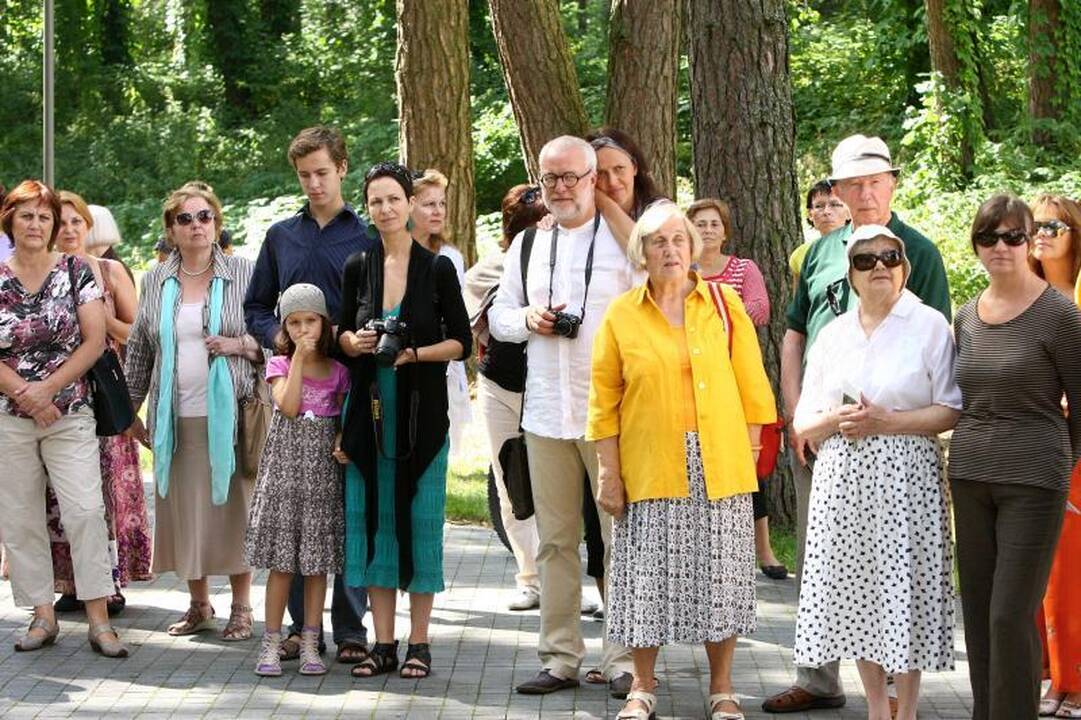 Birštono parke kviečia pasivaikščioti naujas skulptūrų takas