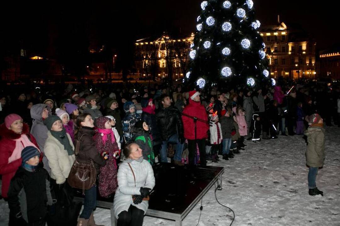 Vilniečiai pagaliau pamatė išreklamuotąjį skaitmeninį Kalėdų senelį