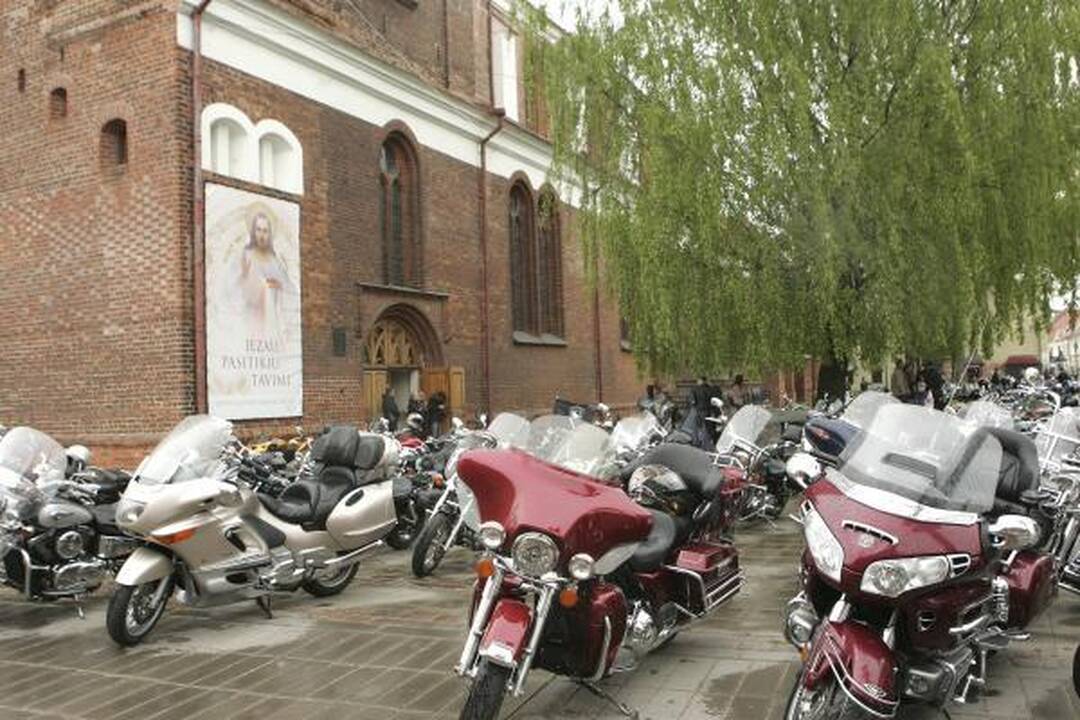 Baikerių sezono atidarymą didžioji dalis kauniečių šventė namie