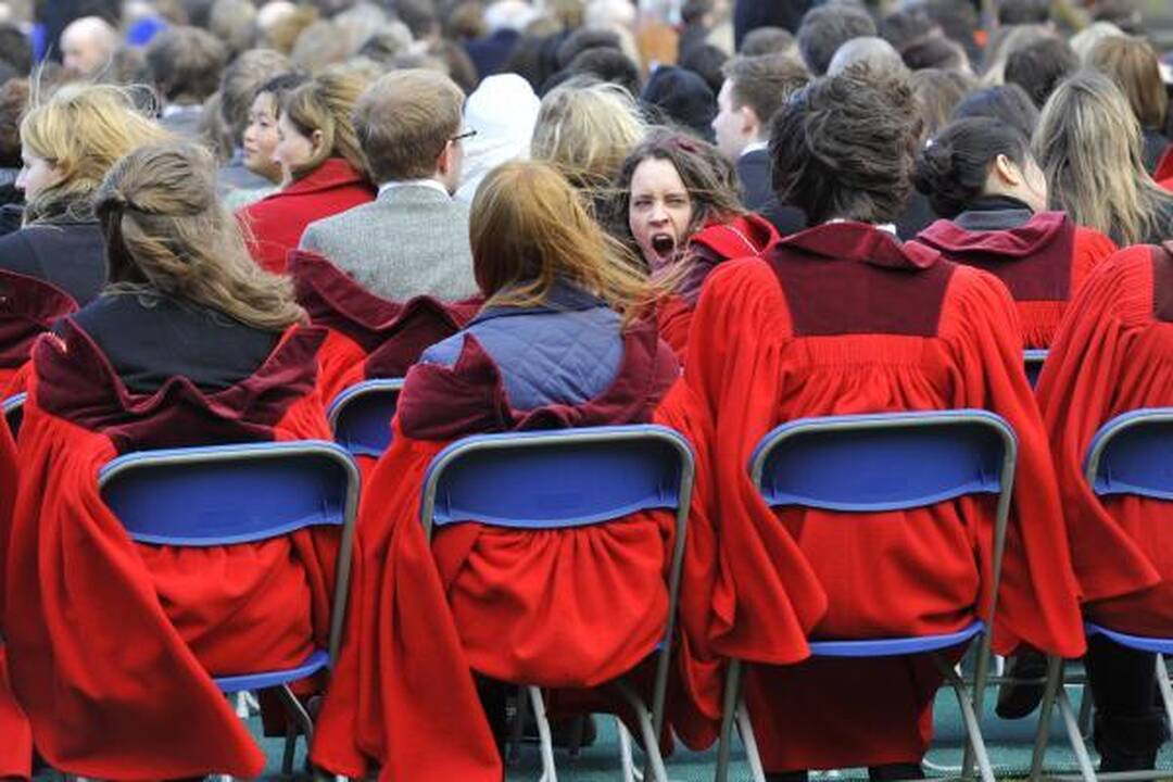 Škotijos universitetas įsteigė princo Williamo ir jo sužadėtinės stipendiją