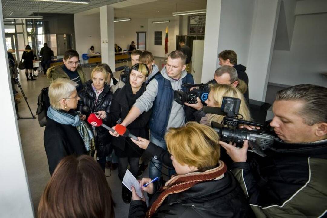 Kauniečiai balsuoti pradėjo anksti, bet vangiai