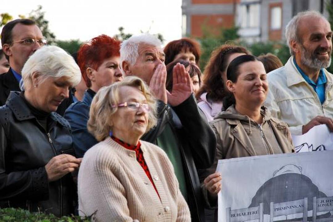 Bendrijos „Bandužiai“ nariai mitingavo dėl pirmininko pašalinimo