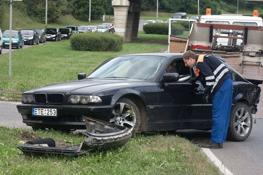 Per avariją Vilniuje nukentėjo BMW vairuotojas