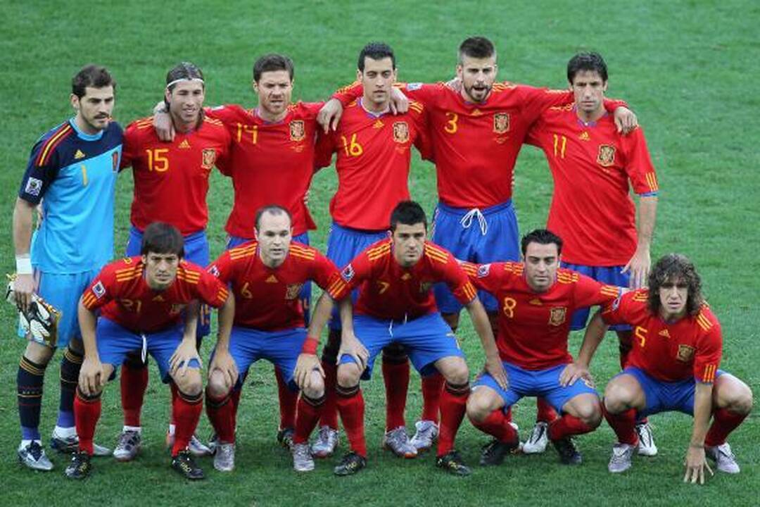 Šveicarai sensacingai parklupdė Europos čempionus ispanus