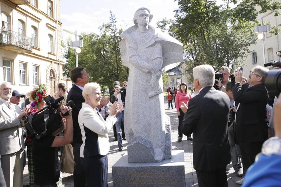 Sostinėje atidengtas paminklas T.Ševčenkai
