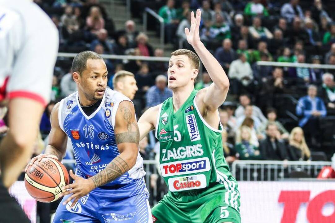 „Žalgiris“ smogė „Neptūnui“ ir yra per žingsnį nuo finalo (komentarai)