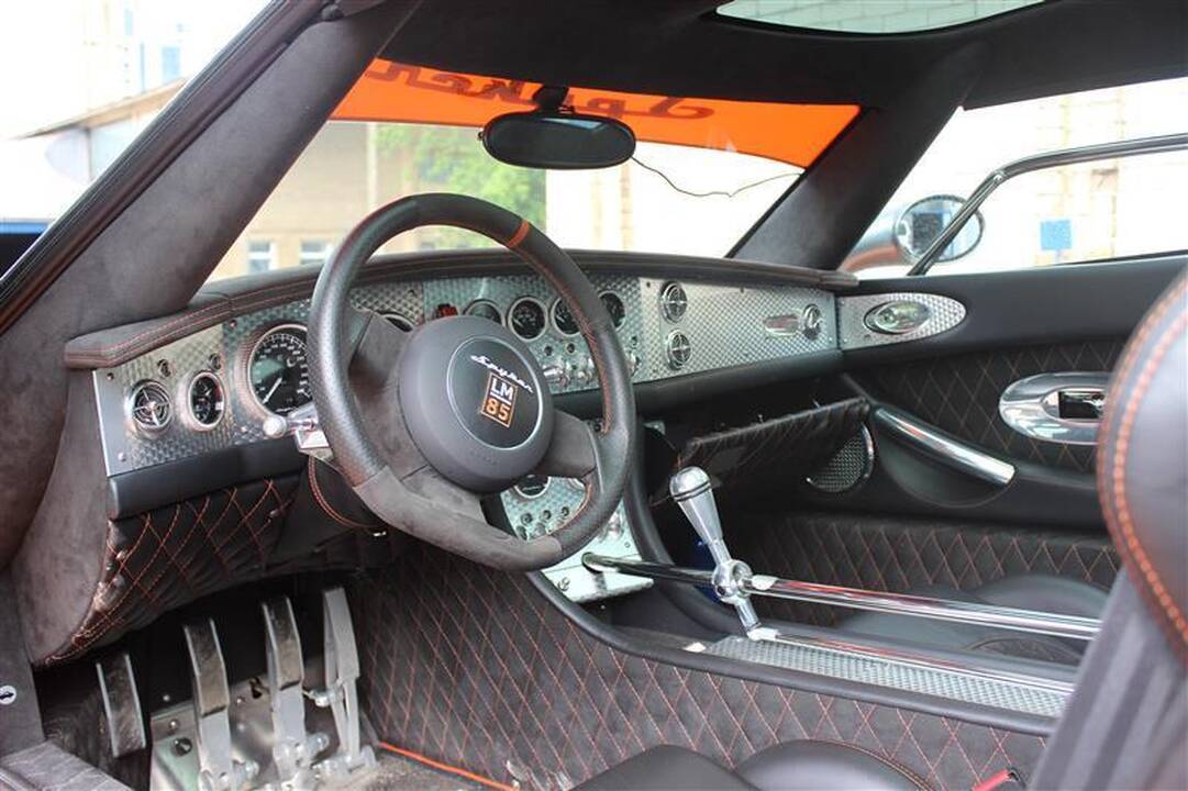 „Snoro“ sportiniai automobiliai „Spyker C8“ – jau varžytinėse