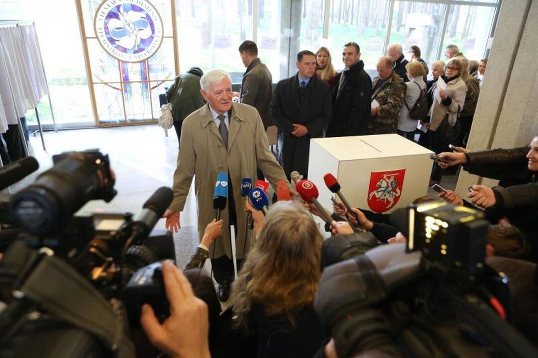 V. Adamkus: dabartinis Seimas manęs netenkino, balsavau už permainas