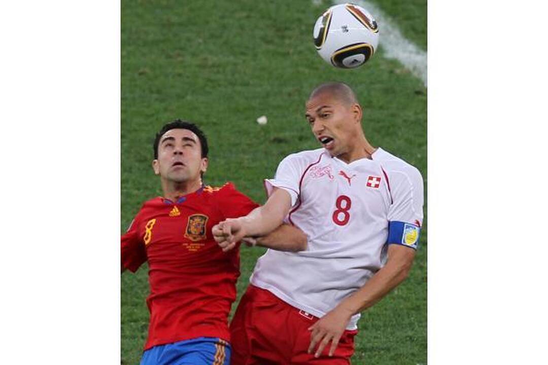 Šveicarai sensacingai parklupdė Europos čempionus ispanus